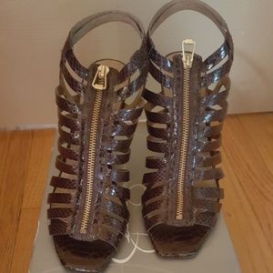 JESSICA SIMPSON EUC  BROWN FAUX SNAKE PRINT WEDGE SANDAL